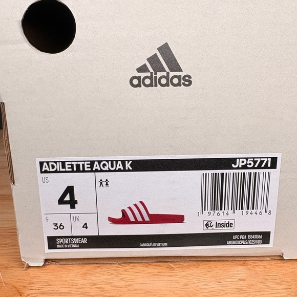 Adidas Adilette Slide | kids/mens sz 4 | Red | Like New - Picture 2 of 4